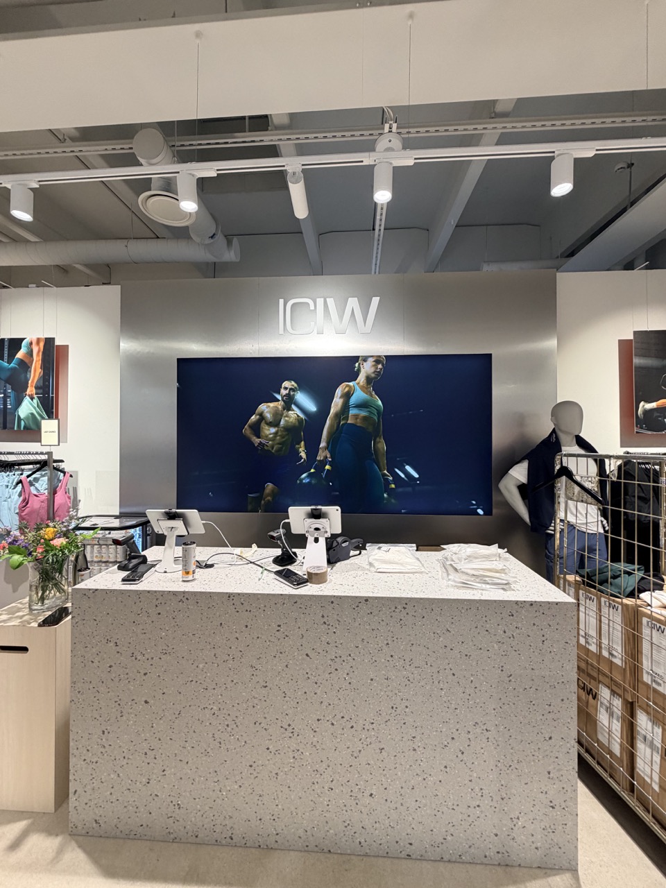 ICANIWILL – Helsinki Outlet – Myymälärakentaminen – kuva 12
